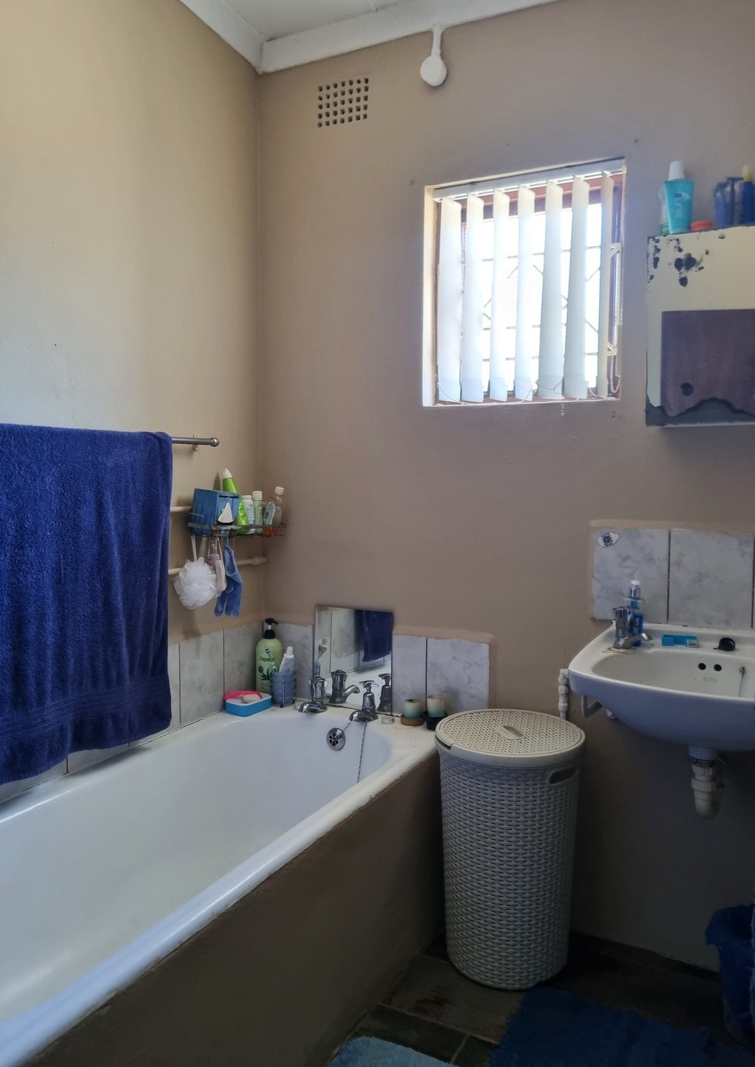 4 Bedroom Property for Sale in Gansbaai Central Western Cape
